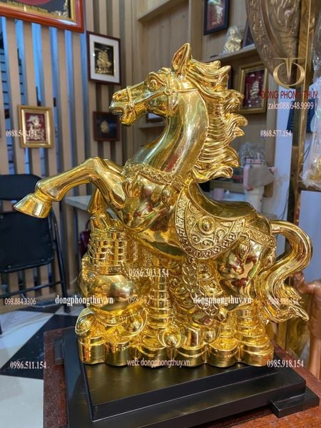 Tượng ngựa phong thủy bằng đồng dát vàng nano