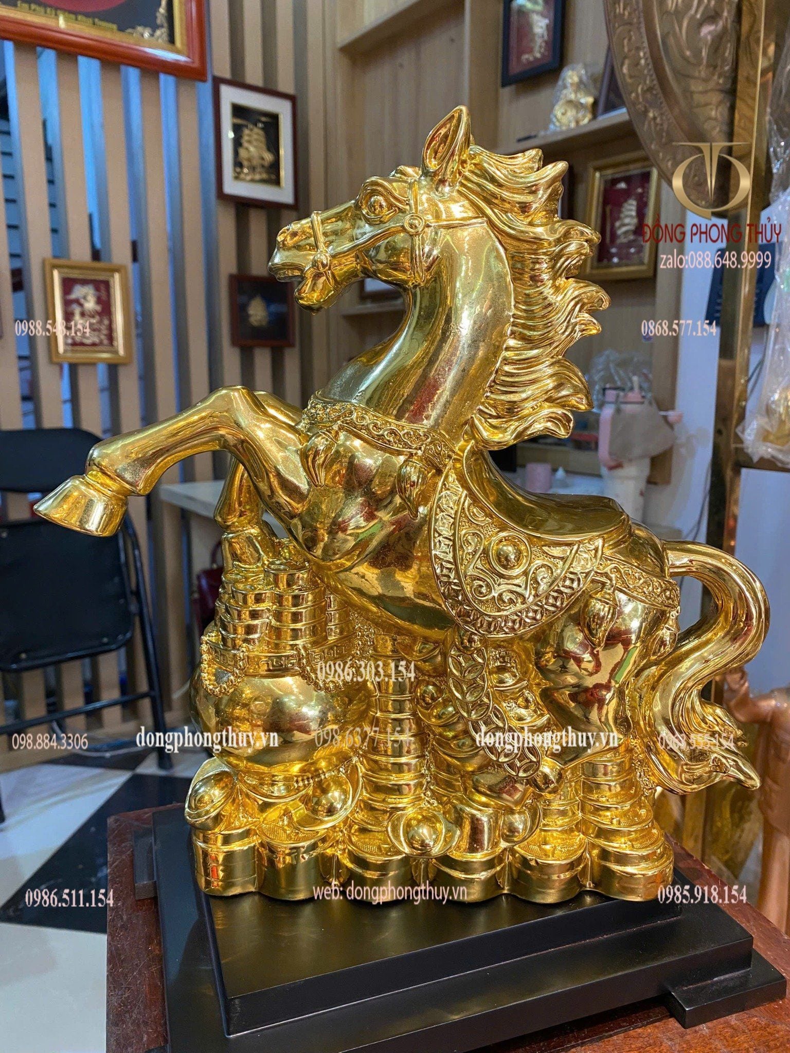 Tượng ngựa phong thủy bằng đồng dát vàng nano