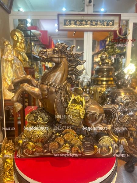 Tượng ngựa phong thủy bằng đồng