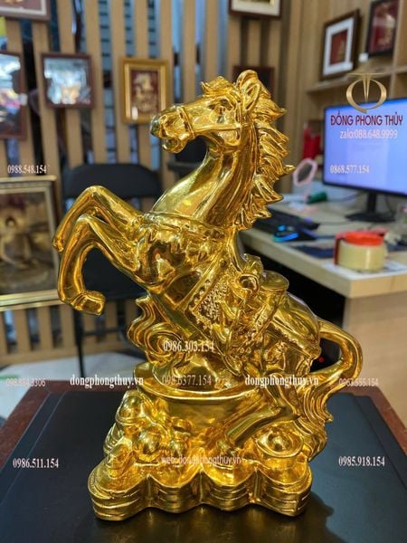 Tượng ngựa dát vàng nano