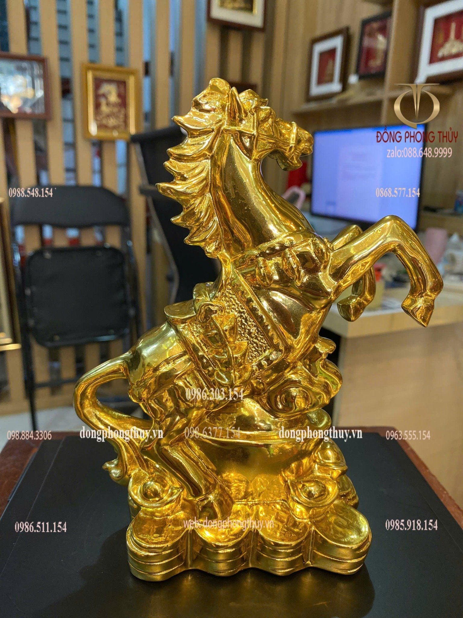 Tượng ngựa dát vàng nano