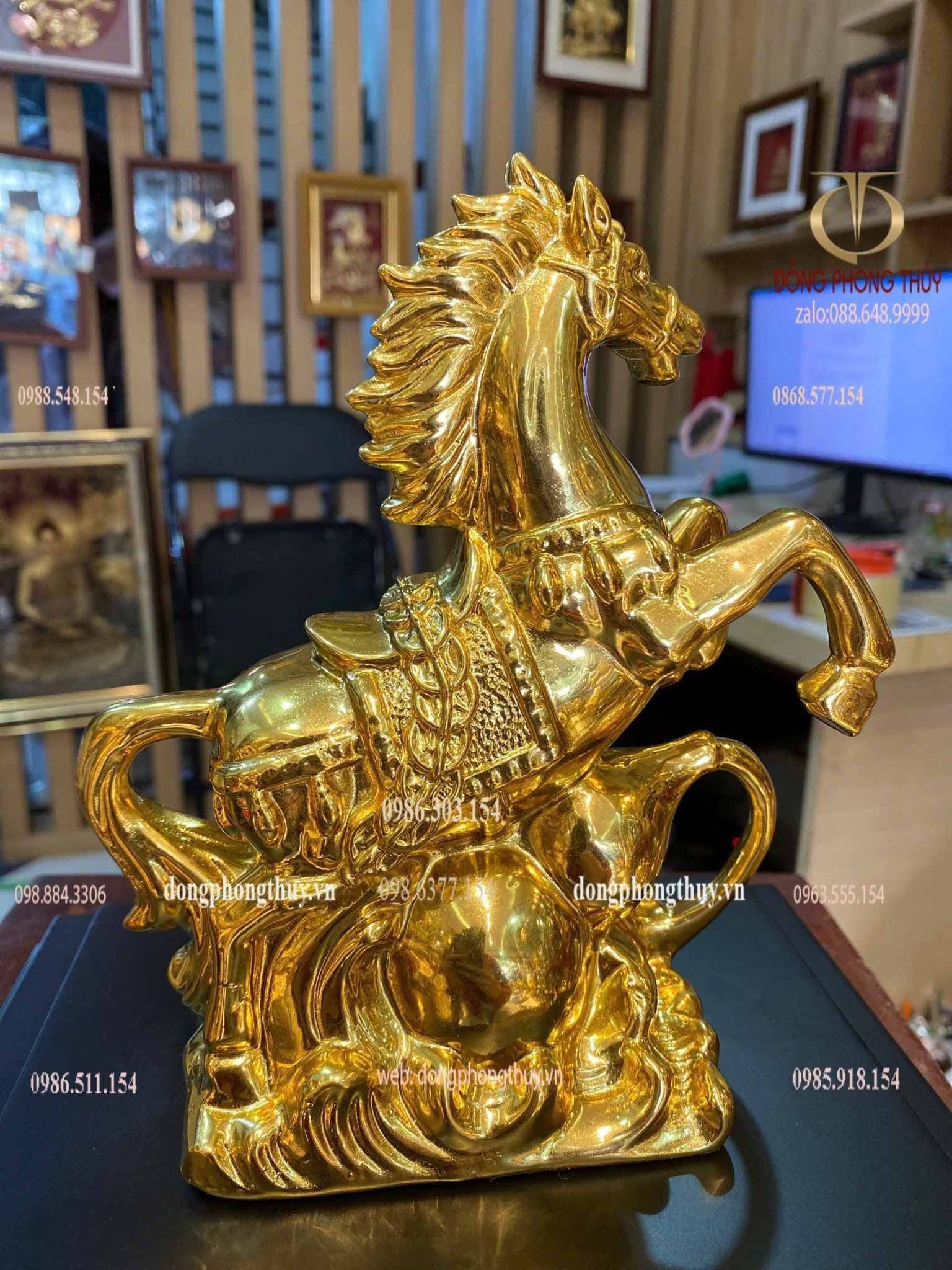 Tượng ngựa phong thủy dát vàng nano