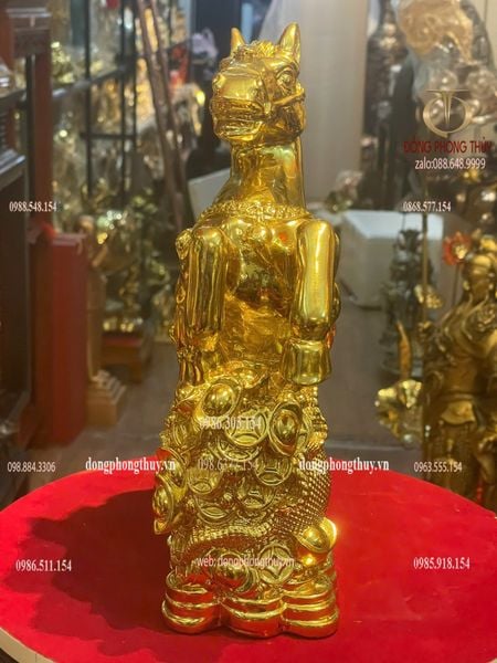 Tượng ngựa bằng đồng dát vàng nano