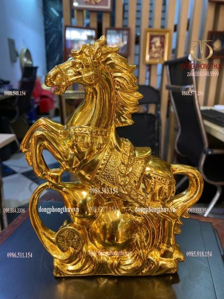Tượng ngựa phong thủy dát vàng nano