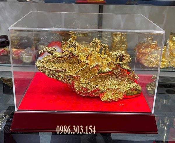 Quà tặng sếp mạ vàng: Tượng ngựa bát mã dát vàng 24k