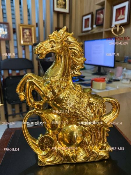Tượng ngựa phong thủy dát vàng nano