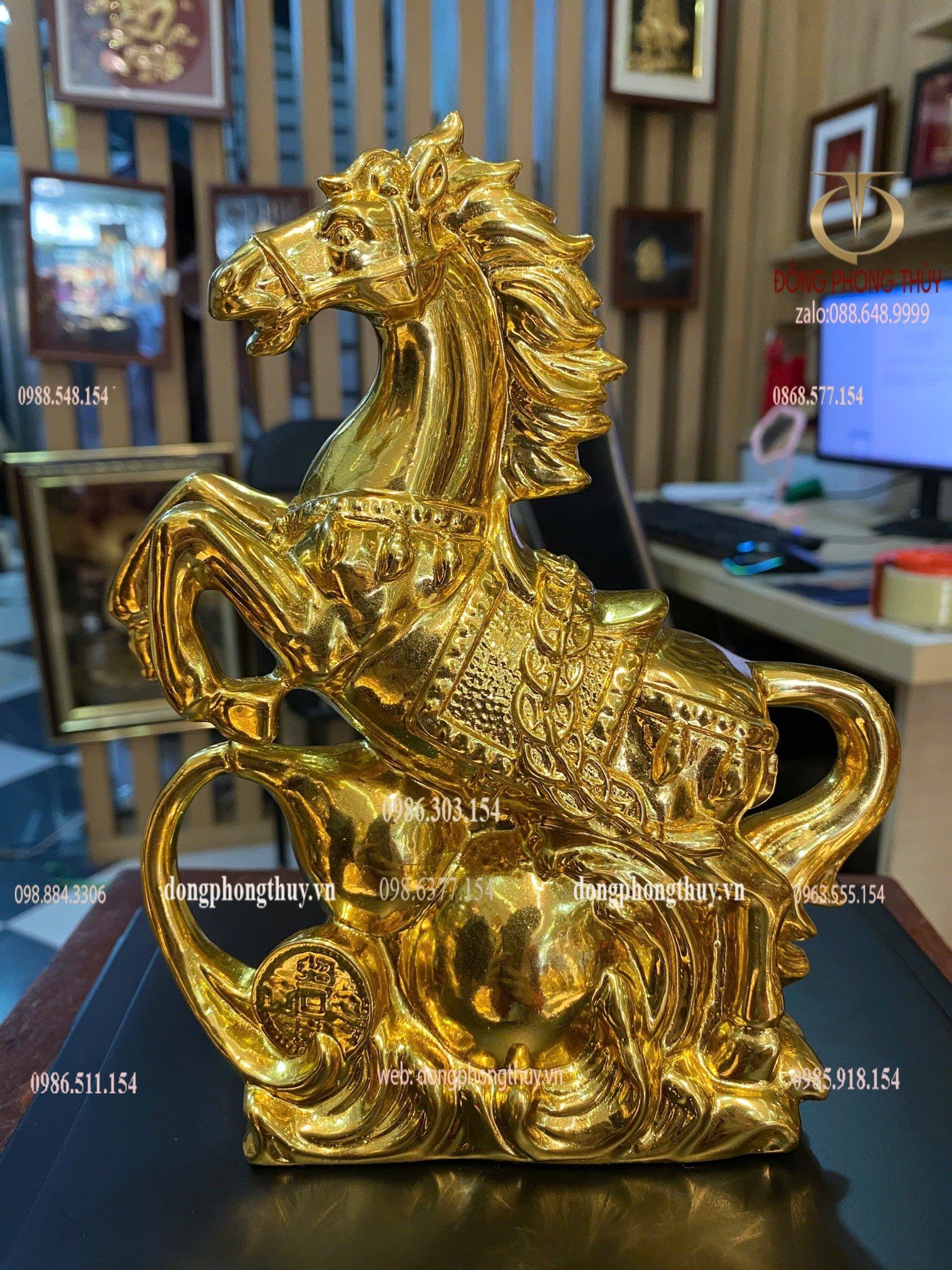 Tượng ngựa phong thủy dát vàng nano