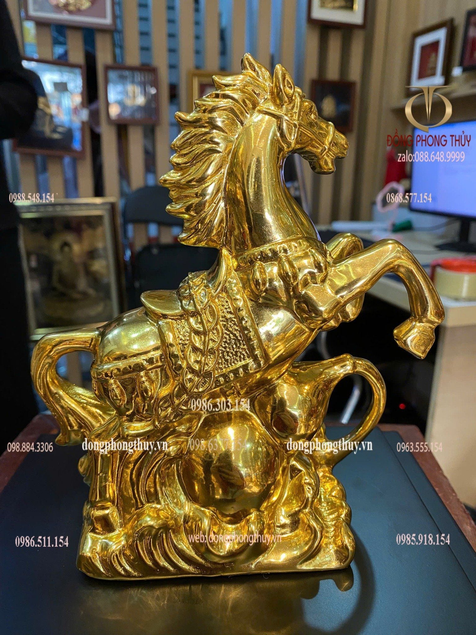 Tượng ngựa phong thủy dát vàng nano