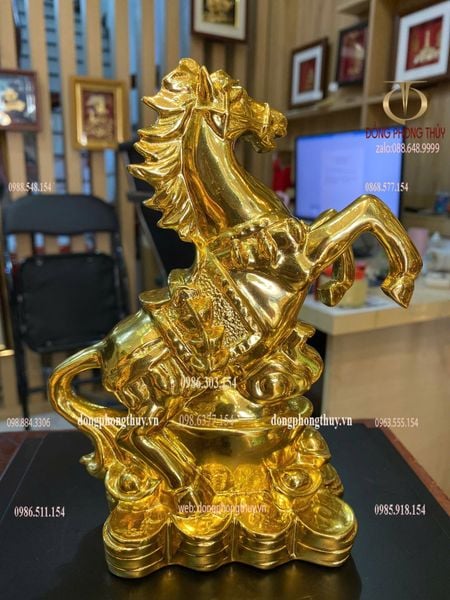 Tượng ngựa dát vàng nano