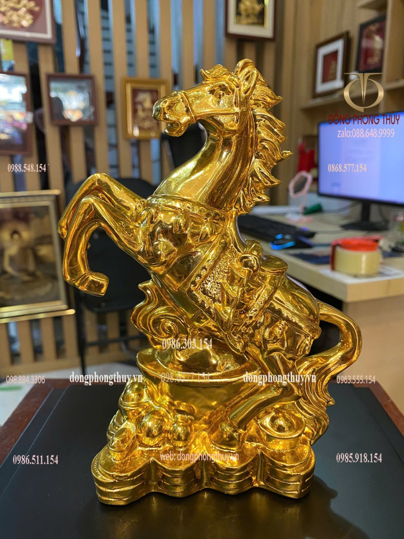 Tượng ngựa dát vàng nano