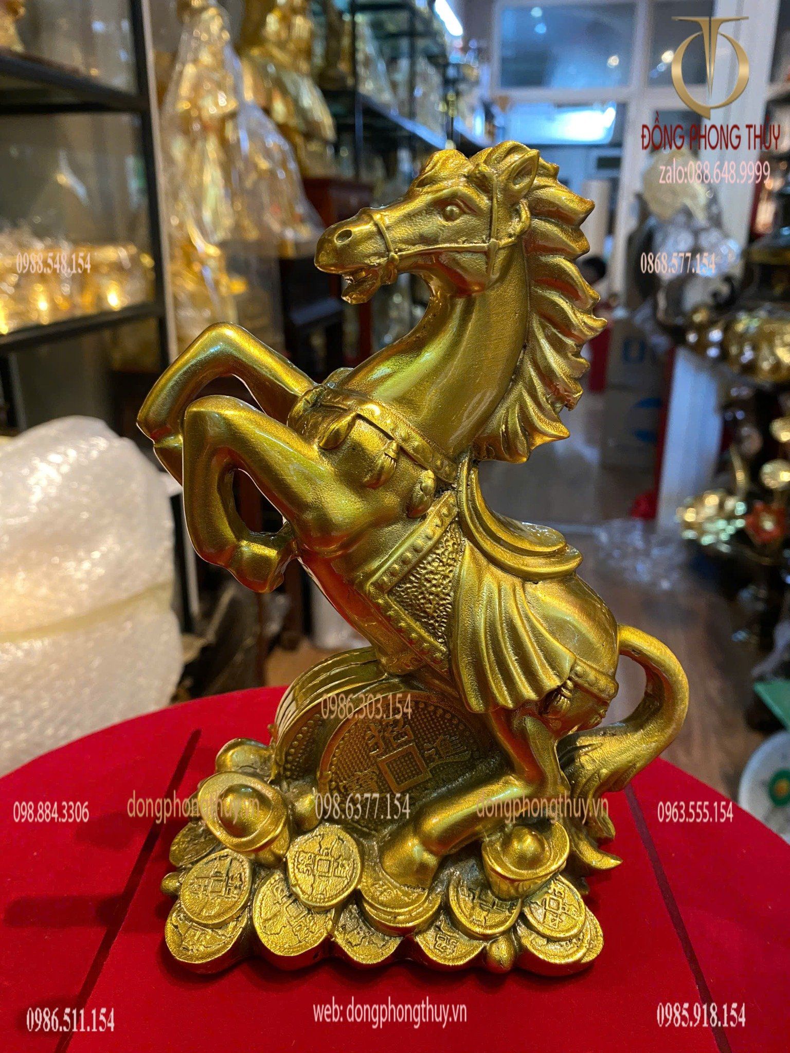 Tượng ngựa cưỡi tiền bằng đồng