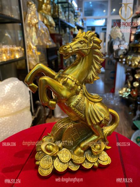 Tượng ngựa cưỡi tiền bằng đồng