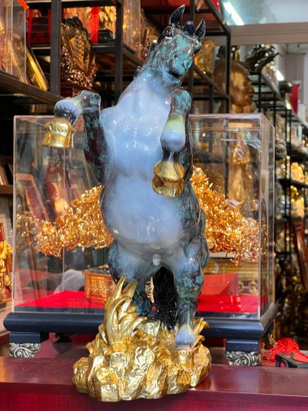 Tượng ngựa bằng đồng xanh khoáng Cao 45cm, Dài 47cm, Rộng 16cm nặng 9kg