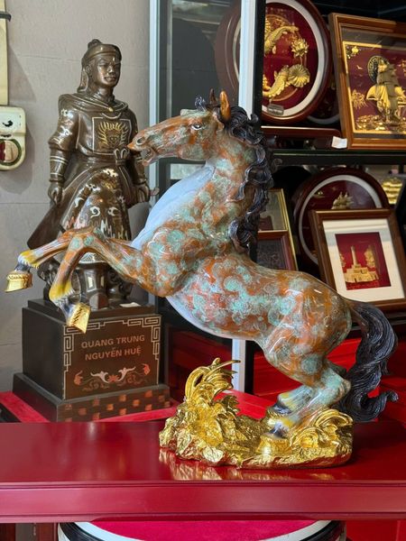 Tượng ngựa bằng đồng cao 45cm patina vân hỏa biến độc bản chỉ có tại Đồng Phong Thủy
