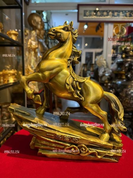 Tượng ngựa phong thủy