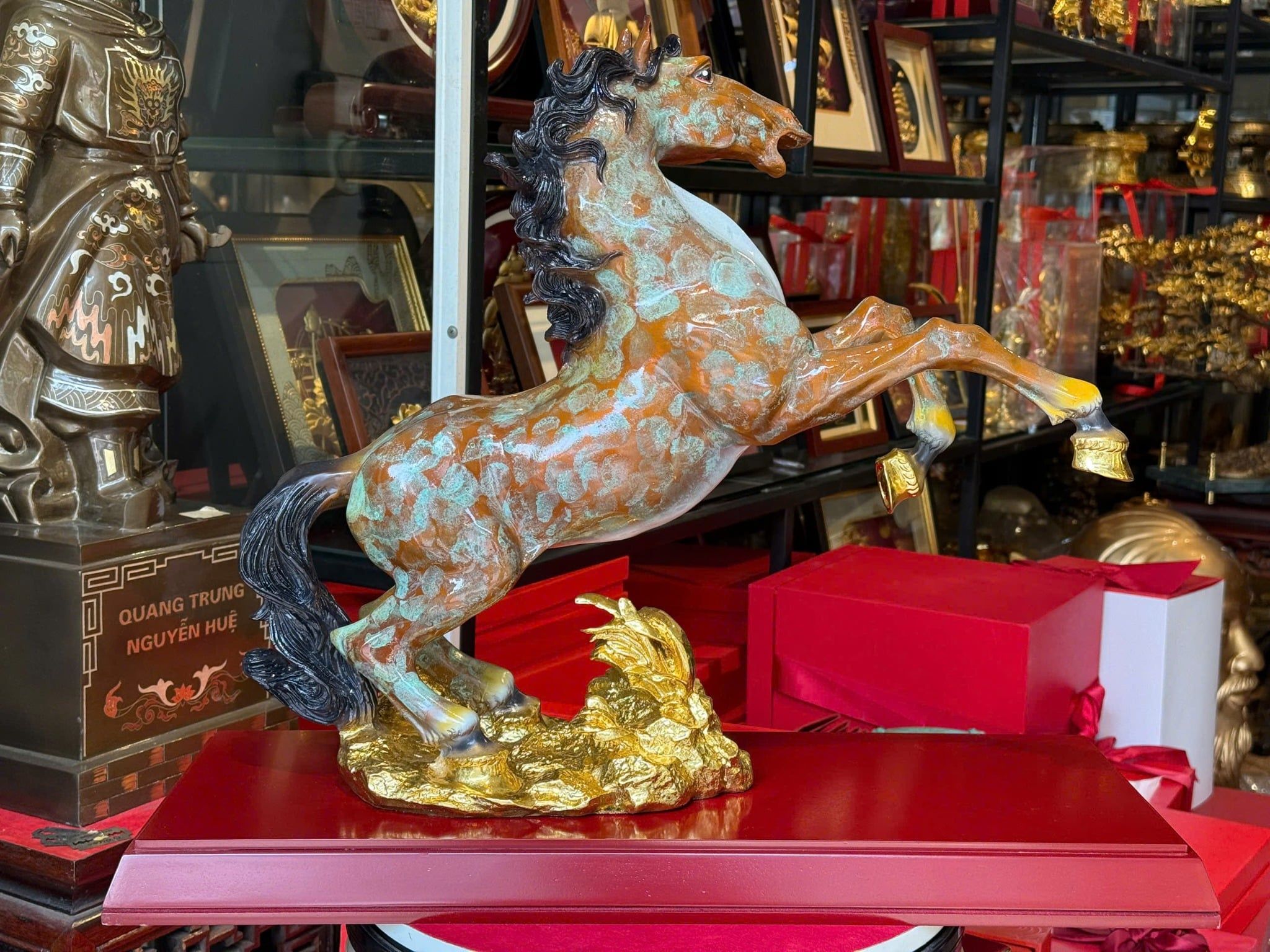 Tượng ngựa bằng đồng cao 45cm patina vân hỏa biến độc bản chỉ có tại Đồng Phong Thủy