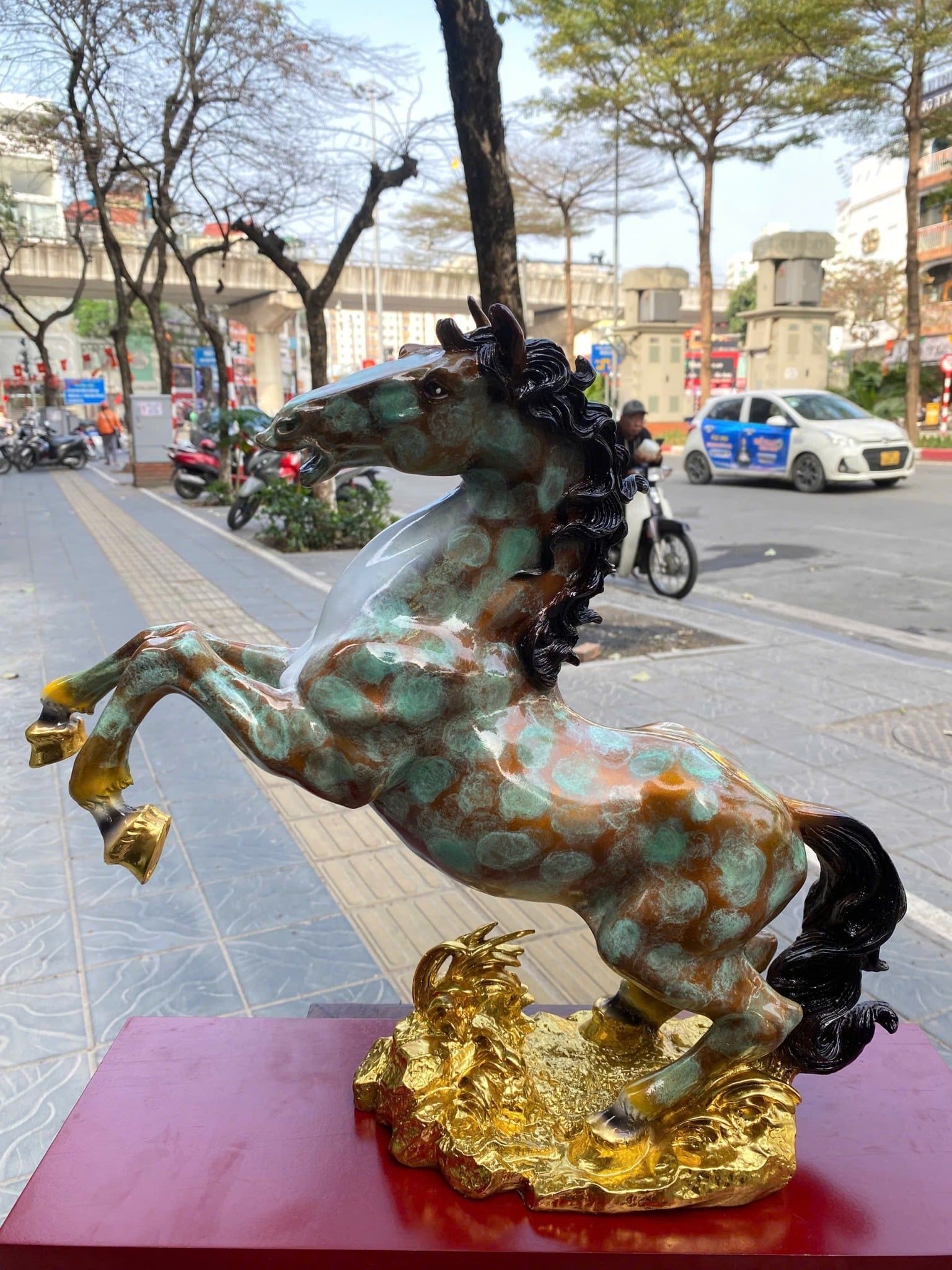 Tượng ngựa bằng đồng cao 45cm patina vân hỏa biến độc bản chỉ có tại Đồng Phong Thủy