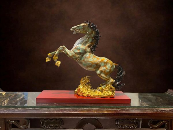 Tượng ngựa bằng đồng cao 45cm patina vân hỏa biến độc bản chỉ có tại Đồng Phong Thủy