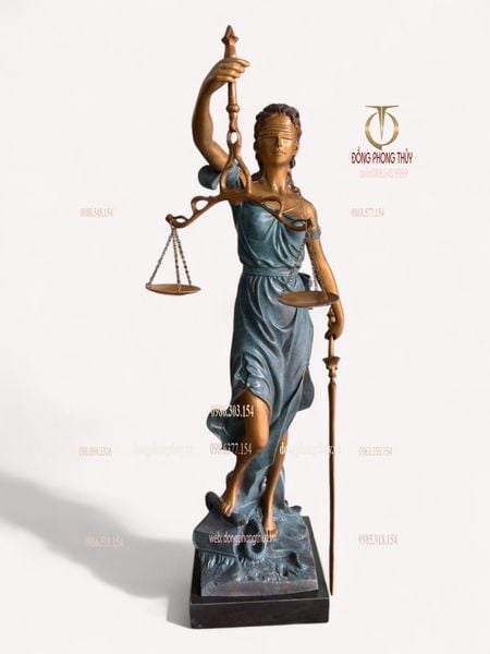 Tượng nữ thần công lý bằng đồng