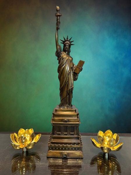 Tượng nữ thần tự do bằng đồng