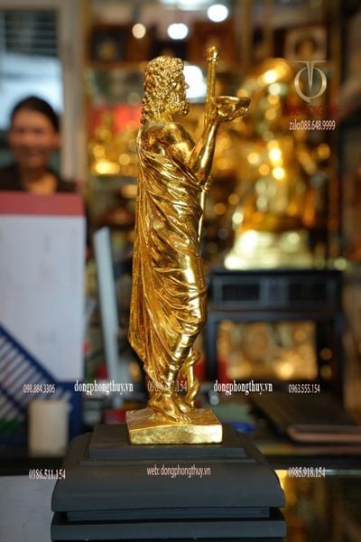 Tượng ông tổ ngành y hippocrates bằng đồng dát vàng 24k