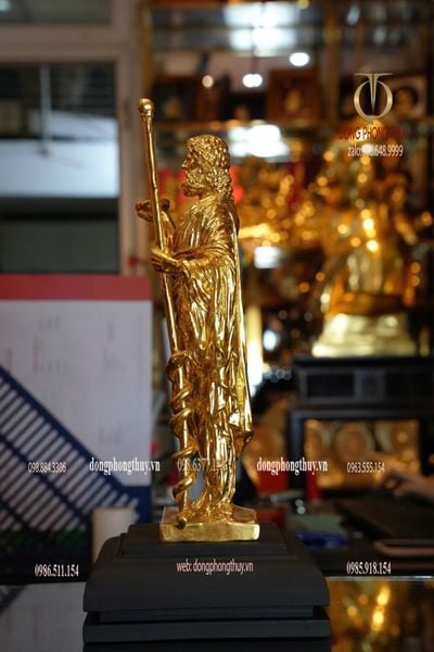 Tượng ông tổ ngành y hippocrates bằng đồng dát vàng 24k