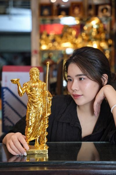 Tượng ông tổ ngành y hippocrates bằng đồng dát vàng 24k