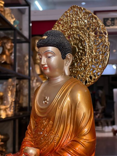 Tượng A Di Đà bằng đồng dát vàng nano - màu sắc độc quyền