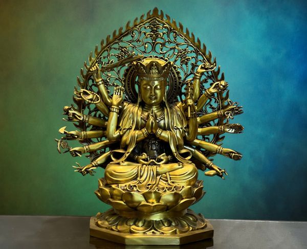 Tượng phật Chuẩn Đề bằng đồng vàng