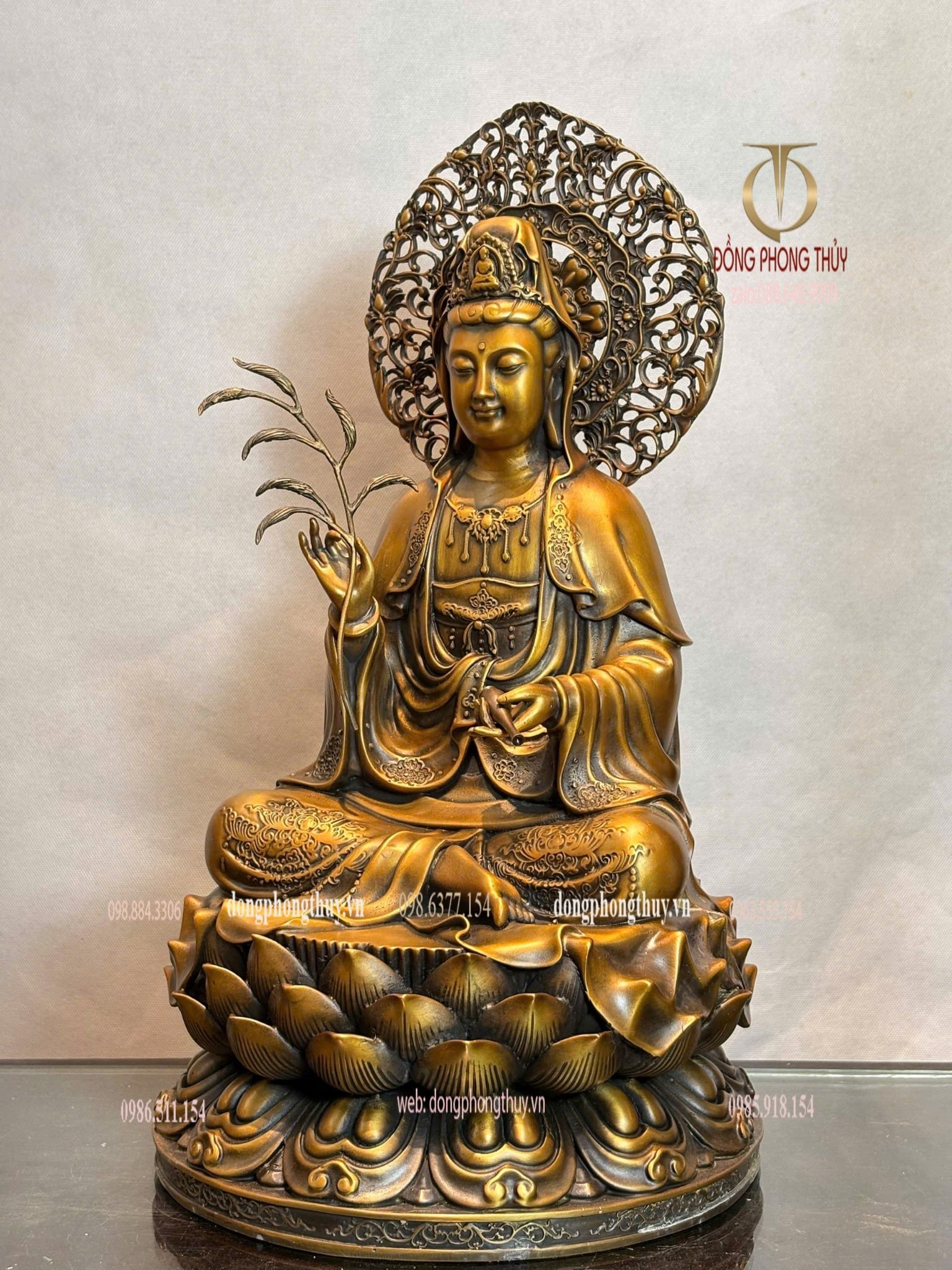 Tượng phật Quan Âm hào quang cao 45cm màu hun giả cổ