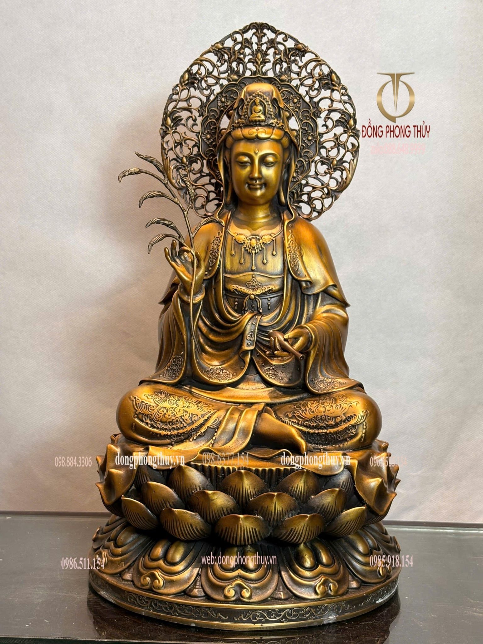 Tượng phật Quan Âm hào quang cao 45cm màu hun giả cổ