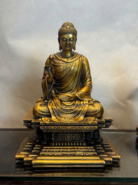 Tượng phật Thích Ca bằng đồng