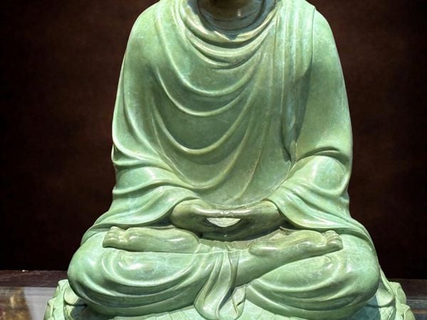 Tượng phật Thích Ca bằng đồng patina