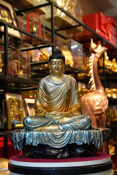 Tượng phật Thích Ca bằng đồng