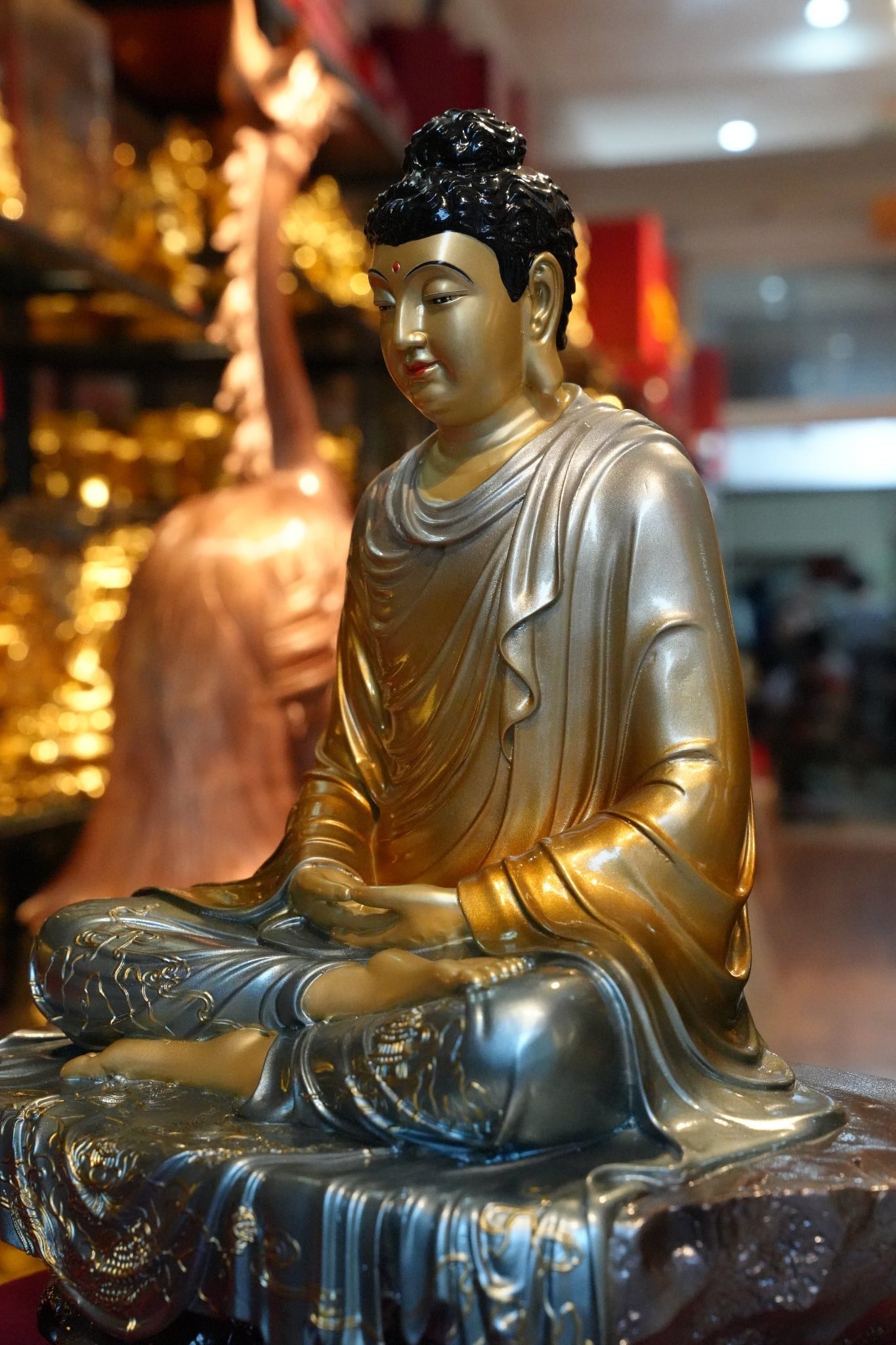 Tượng phật Thích Ca bằng đồng