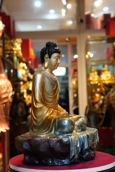 Tượng phật Thích Ca bằng đồng