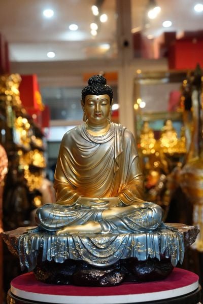 Tượng phật Thích Ca bằng đồng