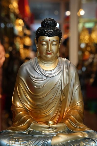 Tượng phật Thích Ca bằng đồng