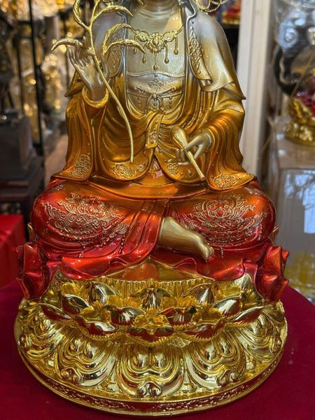 Tượng Quan Âm Bồ Tát bằng đồng