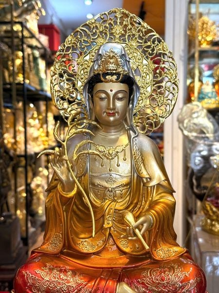 Tượng Quan Âm Bồ Tát bằng đồng