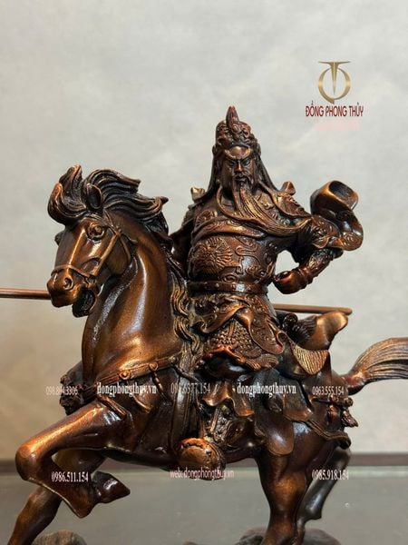 Tượng Quan Thánh cưỡi ngựa cầm thanh long yển nguyệt đao bằng đồng