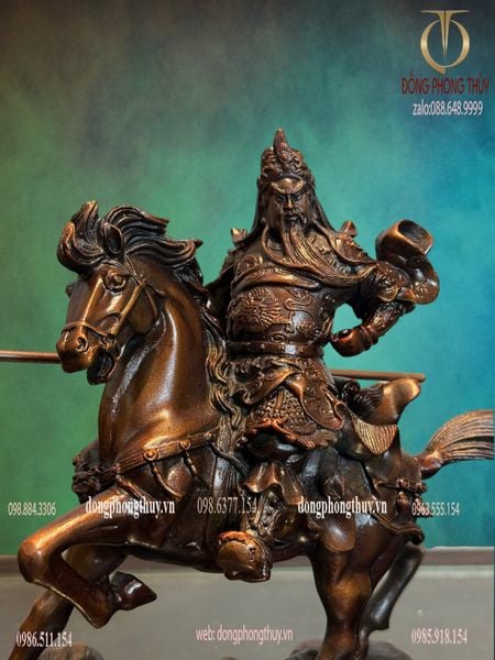 Tượng Quan Thánh cưỡi ngựa bằng đồng