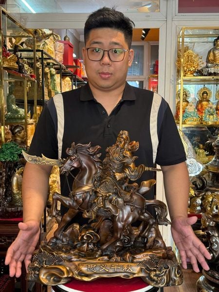 Tượng quan công cưỡi ngựa bằng đồng