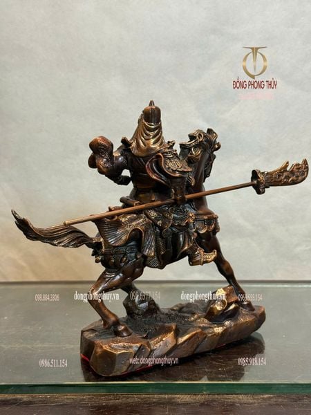 Tượng Quan Thánh cưỡi ngựa cầm thanh long yển nguyệt đao bằng đồng