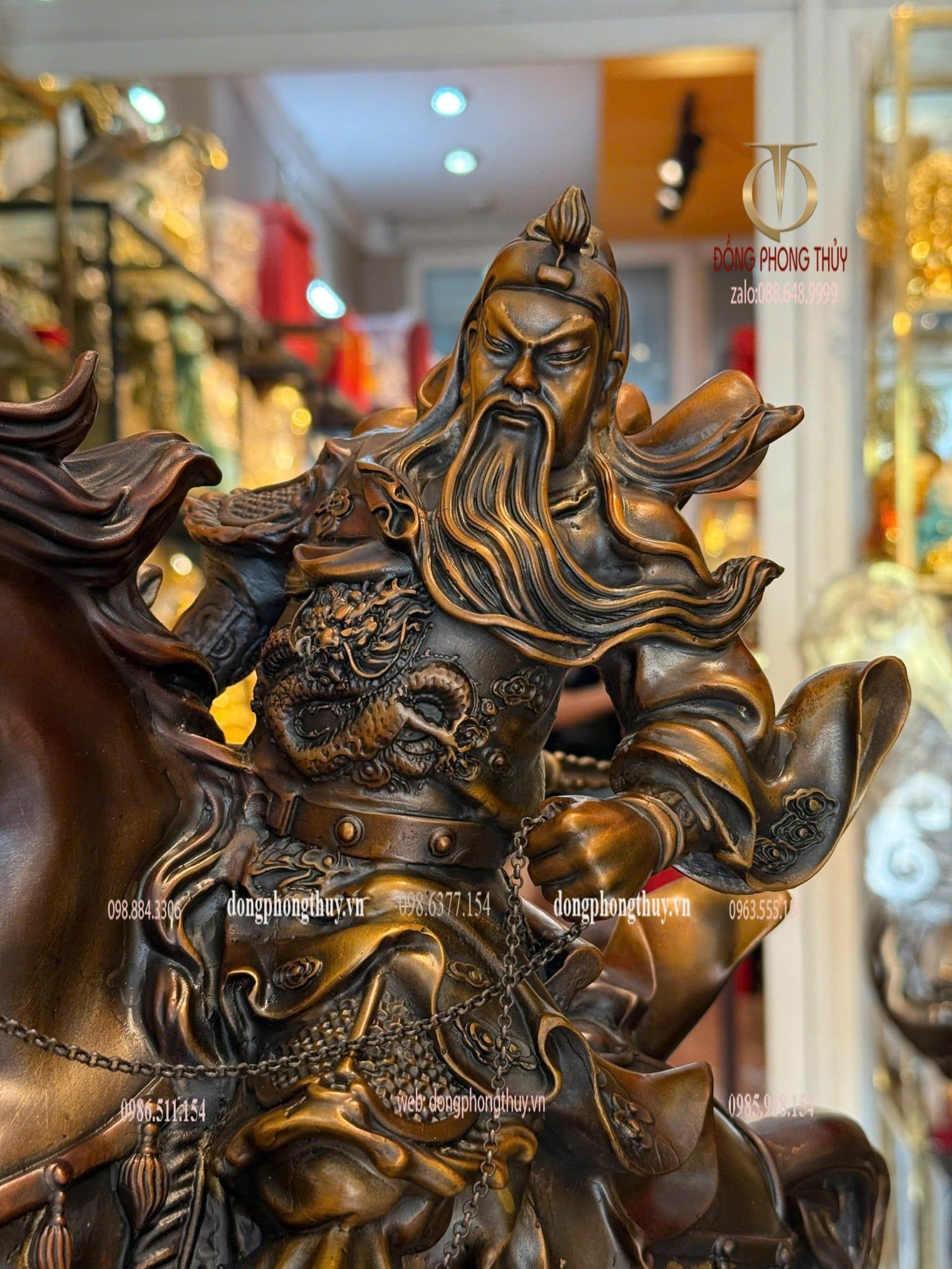 Tượng quan công cưỡi ngựa bằng đồng