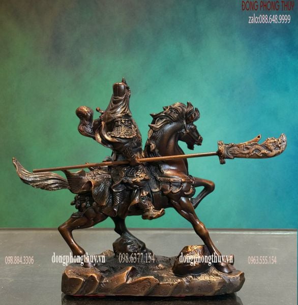 Tượng Quan Thánh cưỡi ngựa bằng đồng