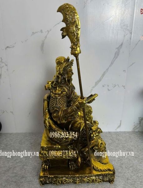 Tượng quan công đọc sách bằng đồng