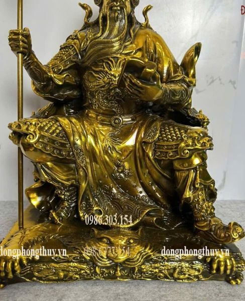 Tượng quan công đọc sách bằng đồng
