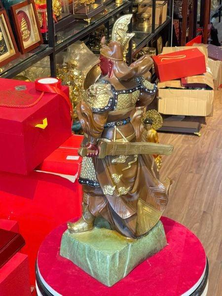 Tượng quan công bằng đồng