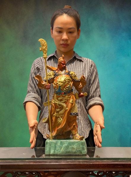 Tượng quan công vẽ màu bằng đồng